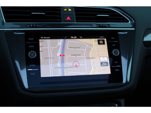 Volkswagen Tiguan Allspace 1.5 TSI Highline Business R | BTW | PANO | HUD | CAMERA | ACC | STOELVERWARMING | ActivLease financial lease