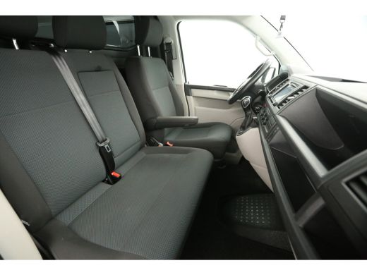 Volkswagen Transporter 2.0 TDI 150PK L1H1 | Automaat | Airco | Cruise | Camera | Carplay | 3-Zits | 2xSchuifdeur | Trekh... ActivLease financial lease