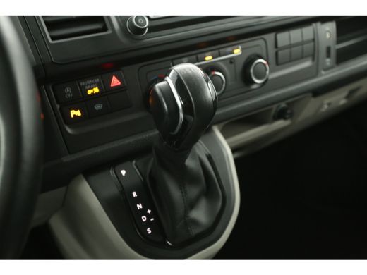 Volkswagen Transporter 2.0 TDI 150PK L1H1 | Automaat | Airco | Cruise | Camera | Carplay | 3-Zits | 2xSchuifdeur | Trekh... ActivLease financial lease