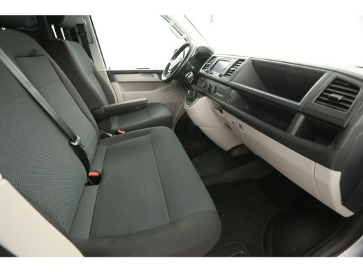 Volkswagen Transporter 2.0 TDI 150PK L1H1 | Automaat | Airco | Cruise | Camera | Carplay | 3-Zits | 2xSchuifdeur | Trekh... ActivLease financial lease