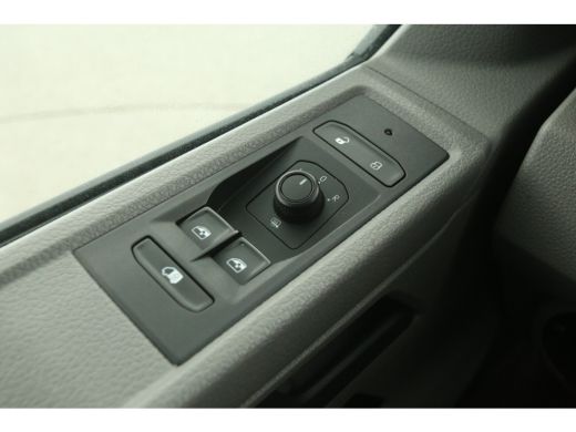 Volkswagen Transporter 2.0 TDI L1H1 | Airco | 3-Zits | Camera | Cruise | Trekh. | Carplay ActivLease financial lease