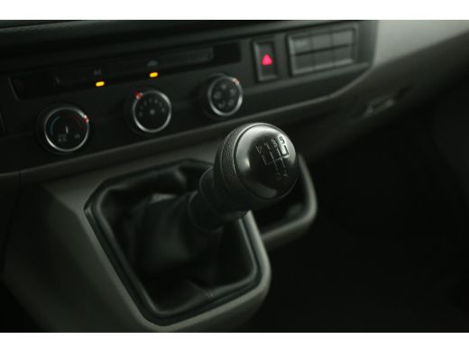 Volkswagen Transporter 2.0 TDI L1H1 | Airco | 3-Zits | Camera | Cruise | Trekh. | Carplay ActivLease financial lease