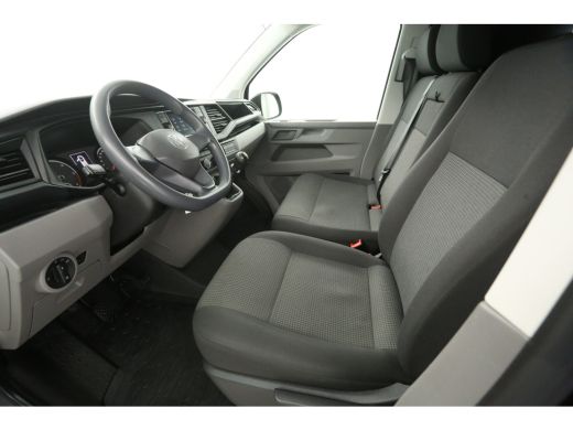 Volkswagen Transporter 2.0 TDI L1H1 | Airco | 3-Zits | Camera | Cruise | Trekh. | Carplay ActivLease financial lease