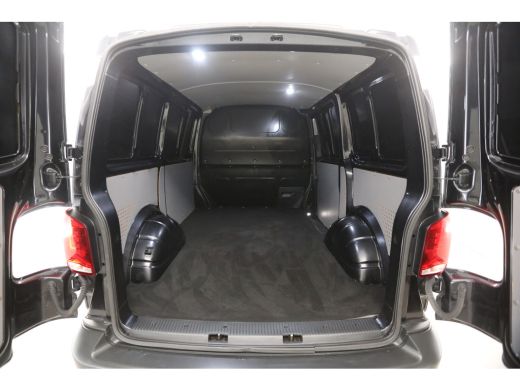Volkswagen Transporter 2.0 TDI L1H1 | Airco | 3-Zits | Camera | Cruise | Trekh. | Carplay ActivLease financial lease