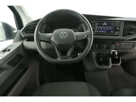 Volkswagen Transporter 2.0 TDI L1H1 | Airco | 3-Zits | Camera | Cruise | Trekh. | Carplay ActivLease financial lease