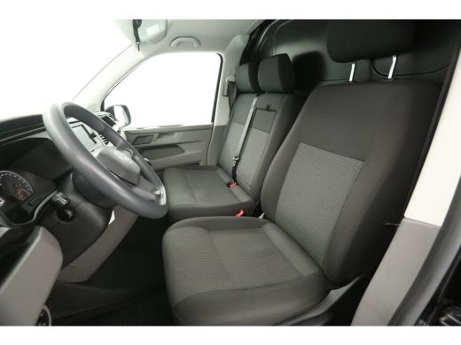 Volkswagen Transporter 2.0 TDI L1H1 | Airco | 3-Zits | Camera | Cruise | Trekh. | Carplay ActivLease financial lease