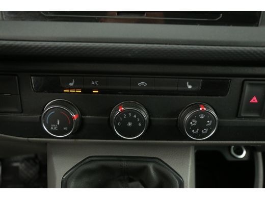 Volkswagen Transporter 2.0 TDI L2H1 150PK | Airco | Cruise | Carplay | 3-Zits | Trekh. | Parkeersens. | Stoelverw. ActivLease financial lease
