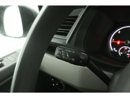 Volkswagen Transporter 2.0 TDI L2H1 150PK | Airco | Cruise | Carplay | 3-Zits | Trekh. | Parkeersens. | Stoelverw. ActivLease financial lease