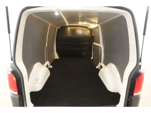 Volkswagen Transporter 2.0 TDI L2H1 150PK | Airco | Cruise | Carplay | 3-Zits | Trekh. | Parkeersens. | Stoelverw. ActivLease financial lease