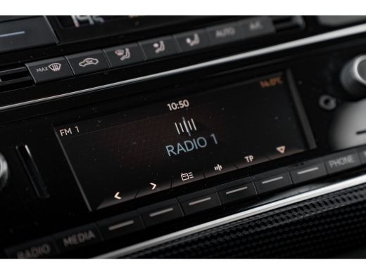 Volkswagen up! 1.0 | Clima | Achteruitrijcamera | 5 Deurs | Led | Cruise Control | ActivLease financial lease