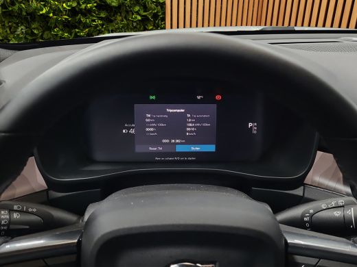 Volvo  EX40 Single Motor Extended Range Ultra 82 kWh 360 cam harman&kardon Trekhaak ActivLease financial lease