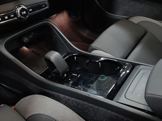 Volvo  EX40 Single Motor Extended Range Ultra 82 kWh 360 cam harman&kardon Trekhaak ActivLease financial lease