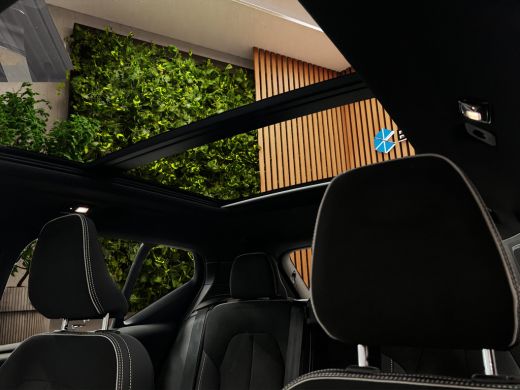 Volvo  EX40 Single Motor Extended Range Ultra 82 kWh 360 cam Leder Trekhaak ActivLease financial lease