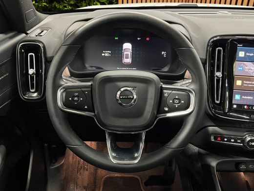 Volvo  EX40 Single Motor Extended Range Ultra 82 kWh 360 cam Leder Trekhaak ActivLease financial lease