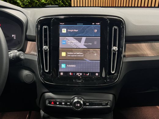 Volvo  EX40 Single Motor Extended Range Ultra 82 kWh 360 cam Leder Trekhaak ActivLease financial lease