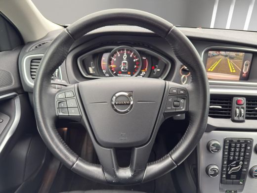 Volvo  V40 2.0 T2 Kinetic | Camera + Sensoren | Navigatie | L.M.Velg | 17"Velg | Led koplampen | ActivLease financial lease