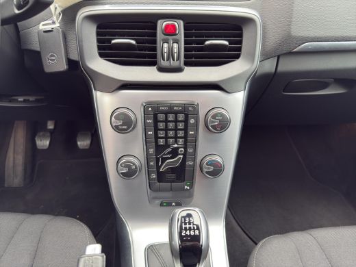 Volvo  V40 2.0 T2 Kinetic | Camera + Sensoren | Navigatie | L.M.Velg | 17"Velg | Led koplampen | ActivLease financial lease