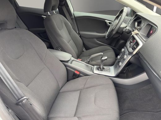 Volvo  V40 2.0 T2 Kinetic | Camera + Sensoren | Navigatie | L.M.Velg | 17"Velg | Led koplampen | ActivLease financial lease