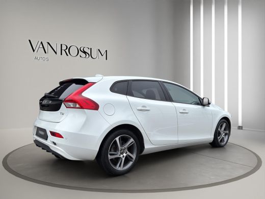 Volvo  V40 2.0 T2 Kinetic | Camera + Sensoren | Navigatie | L.M.Velg | 17"Velg | Led koplampen | ActivLease financial lease