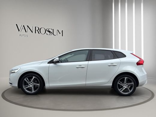 Volvo  V40 2.0 T2 Kinetic | Camera + Sensoren | Navigatie | L.M.Velg | 17"Velg | Led koplampen | ActivLease financial lease