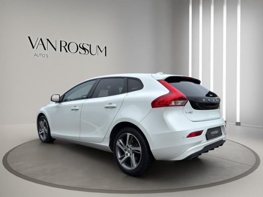 Volvo  V40 2.0 T2 Kinetic | Camera + Sensoren | Navigatie | L.M.Velg | 17"Velg | Led koplampen | ActivLease financial lease