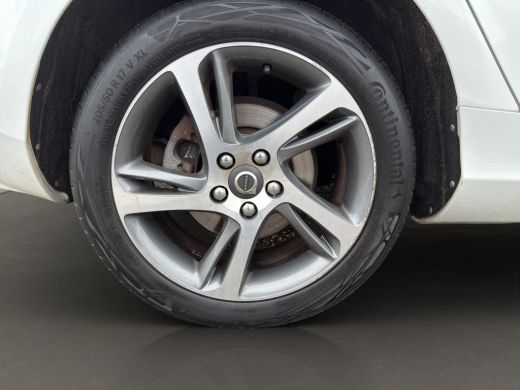 Volvo  V40 2.0 T2 Kinetic | Camera + Sensoren | Navigatie | L.M.Velg | 17"Velg | Led koplampen | ActivLease financial lease