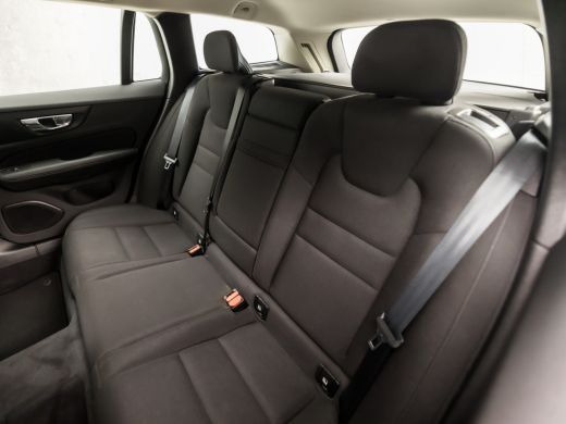 Volvo  V60 2.0 B3 Sport 177Pk Automaat (APPLE CARPLAY, GROOT NAVI, CAMERA, ADAPTIVE CRUISE, SPORTSTOELEN, GE... ActivLease financial lease