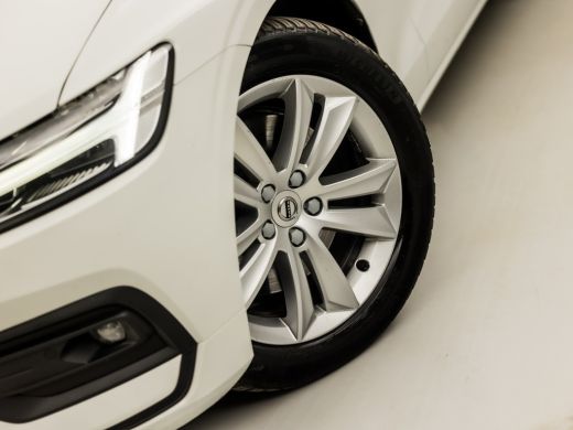 Volvo  V60 2.0 B3 Sport 177Pk Automaat (APPLE CARPLAY, GROOT NAVI, CAMERA, ADAPTIVE CRUISE, SPORTSTOELEN, GE... ActivLease financial lease