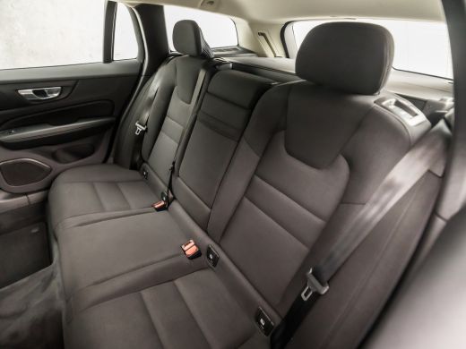 Volvo  V60 2.0 B3 Sport 177Pk Automaat (APPLE CARPLAY, GROOT NAVI, TREKHAAK, ADAPTIVE CRUISE, SPORTSTOELEN, ... ActivLease financial lease