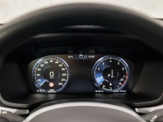 Volvo  V60 2.0 B3 Sport 177Pk Automaat (APPLE CARPLAY, GROOT NAVI, TREKHAAK, ADAPTIVE CRUISE, SPORTSTOELEN, ... ActivLease financial lease