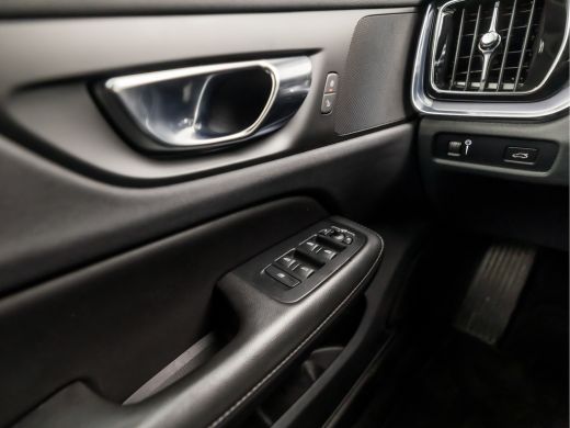 Volvo  V60 2.0 B3 Sport 177Pk Automaat (APPLE CARPLAY, GROOT NAVI, TREKHAAK, ADAPTIVE CRUISE, SPORTSTOELEN, ... ActivLease financial lease