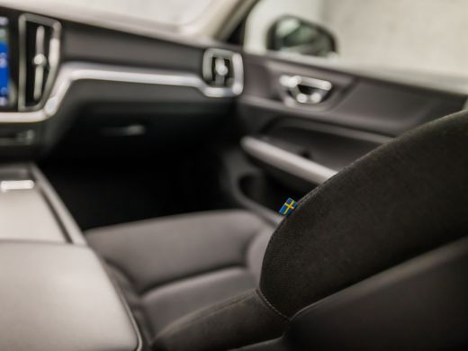 Volvo  V60 2.0 B3 Sport 177Pk Automaat (APPLE CARPLAY, GROOT NAVI, TREKHAAK, ADAPTIVE CRUISE, SPORTSTOELEN, ... ActivLease financial lease