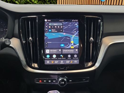 Volvo  V60 2.0 T6 Plug-in hybrid AWD Plus Dark 360 cam trekhaak leder ActivLease financial lease