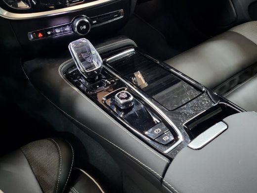 Volvo  V60 2.0 T6 Plug-in hybrid AWD Plus Dark 360 cam trekhaak leder ActivLease financial lease