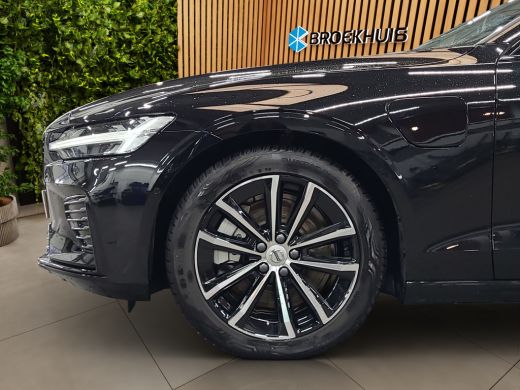 Volvo  V60 2.0 T6 Plug-in hybrid AWD Plus Dark 360 cam trekhaak leder ActivLease financial lease