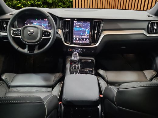 Volvo  V60 2.0 T6 Plug-in hybrid AWD Plus Dark 360 cam trekhaak leder ActivLease financial lease