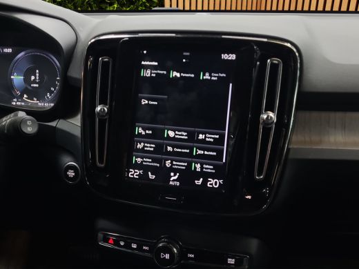 Volvo  XC40 1.5 T5 Recharge Inscription Trekhaak Leder Adap.cruise Elektr.stoelen ActivLease financial lease