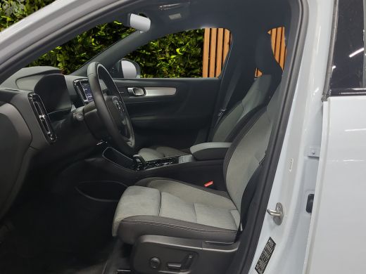 Volvo  XC40 2.0 B4 Plus Dark Harman&kardon Memory stoelen stoel/stuur verw. ActivLease financial lease