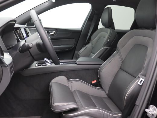 Volvo  XC60 2.0 T6 Plug-in hybrid AWD Plus Dark 350PK Aut. Pano-Schuifdak, SOH 98%, Trekhaak, Alarm, Harman K... ActivLease financial lease