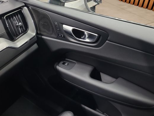 Volvo  XC60 2.0 T6 Plug-in hybrid AWD Plus Dark | Harman/Kardon | Memory | Panoramadak | Pilot Assist | Stuur... ActivLease financial lease