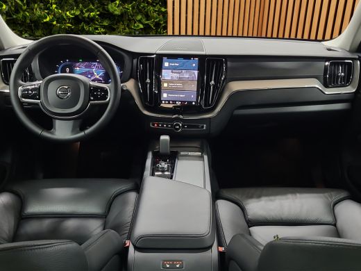 Volvo  XC60 2.0 T6 Plug-in hybrid AWD Plus Dark | Harman/Kardon | Memory | Panoramadak | Pilot Assist | Stuur... ActivLease financial lease