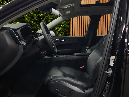 Volvo  XC60 2.0 T6 Plug-in hybrid AWD Plus Dark | Harman/Kardon | Memory | Panoramadak | Pilot Assist | Stuur... ActivLease financial lease