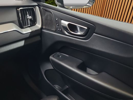 Volvo  XC60 2.0 T8 Plug-in hybrid AWD Plus Bright | Long Range! | Trekhaak | 360 Camera | Harman/Kardon | Memory ActivLease financial lease