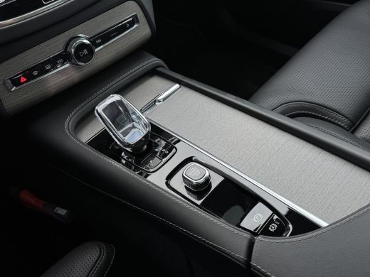 Volvo  XC90 2.0 T8 Plug-in hybrid AWD Ultra Dark | Luchtvering | Bowers&Wilkins | Massage | HUD | Trekhaak | ... ActivLease financial lease