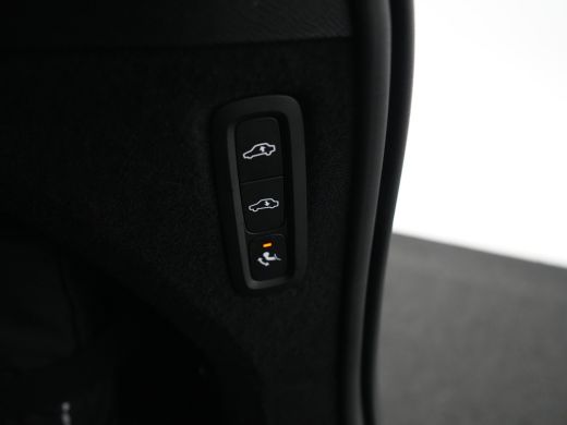 Volvo  XC90 2.0 T8 Recharge AWD Ultimate Dark | Luchtvering | Bowers & Wilkins | 360&deg; Camera | Head-Up | Trek... ActivLease financial lease