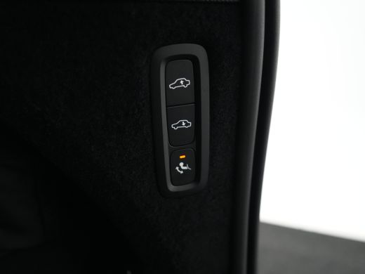 Volvo  XC90 2.0 T8 Recharge AWD Ultimate Dark | Luchtvering | Bowers & Wilkins | 360&deg; Camera | Trekhaak | Ada... ActivLease financial lease