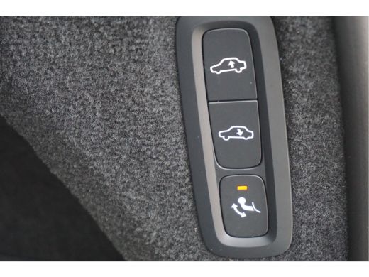 Volvo  XC90 2.0 T8 Recharge AWD Ultimate Dark Luchtvering Trekhaak Incl. afleverbeurt en 12 Bovag garantie ActivLease financial lease