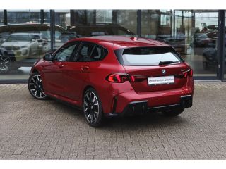 BMW 1 Serie 120 M Sport Automaat / Sportstoelen / Achteruitrijcamera / M Adaptief onderstel / Stoelverwarming
