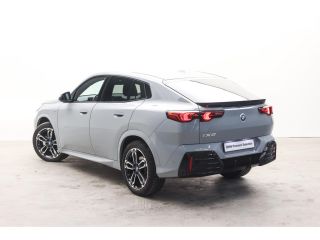 BMW iX2 eDrive20 M Sport / Sportstoelen / Achteruitrijcamera / M Adaptief onderstel