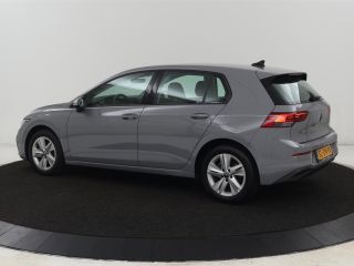 Volkswagen Golf 1.0 eTSI Life | Camera | Carplay | Navigatie | Sfeerverlichting | Parkeerhulp | Adaptive cruise |...
